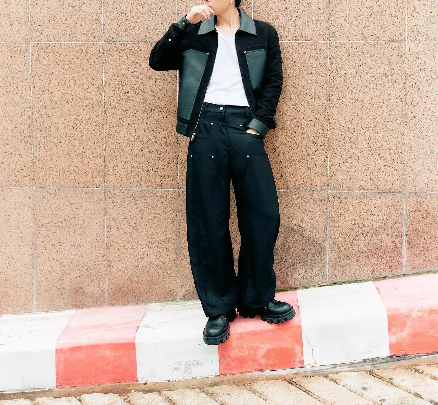 NOIR PATCH LEATHER JACKET - Image 6